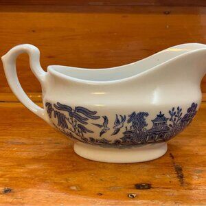 Vintage Gravy Boat. Blue Willow Churchill China Made in England